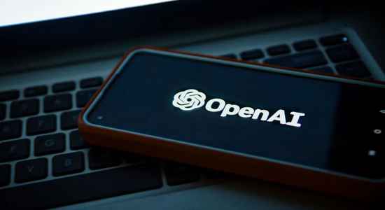 Spor Applu s OpenAI se zamotává. OpenAI ukazuje e-maily a tvrdí, že Apple kontaktoval špatného člověka