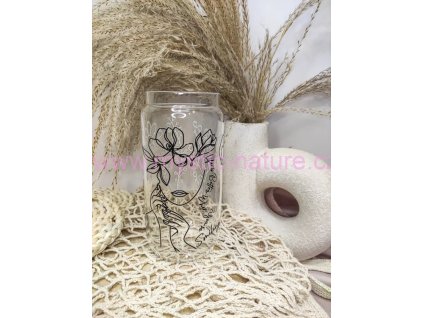 Sklenička s jemným lineart motivem víly a květin