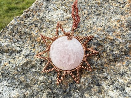 Sluníčka z And - přívěšek s růženínem  6 cm