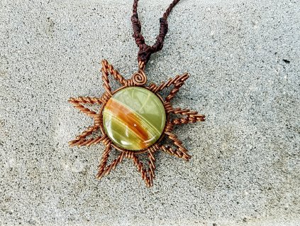 Sluníčka z And - přívěšek vodní serpentinit 6 cm