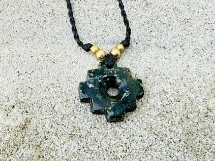 Decentní náhrdelník ANDSKÝ KŘÍŽ se serpentinitem