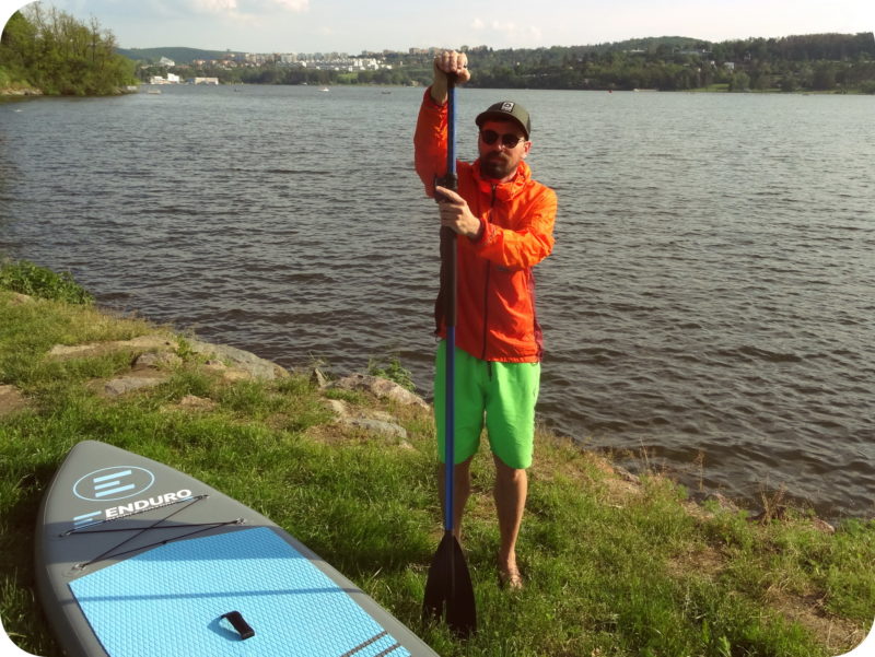 seřízení výšky pádla na paddleboard