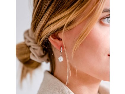 Zlaté náušnice Afrodité s bílou perlou