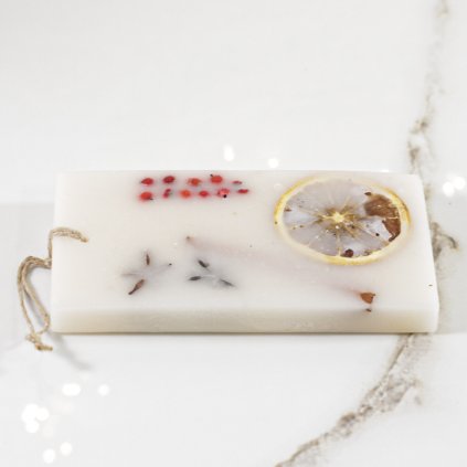 Vonný Talisman Domova – Závěsná Ozdoba z Vosku a Koření