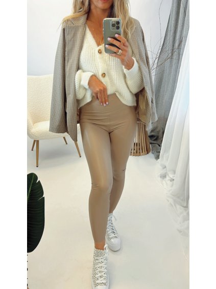 C36F8F8C 501E 40A3 981A FCC8EC0E2CE5