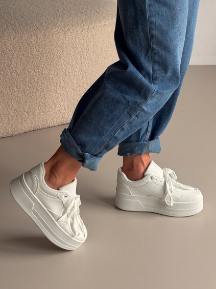 Bílé tenisky WHITES na platformě