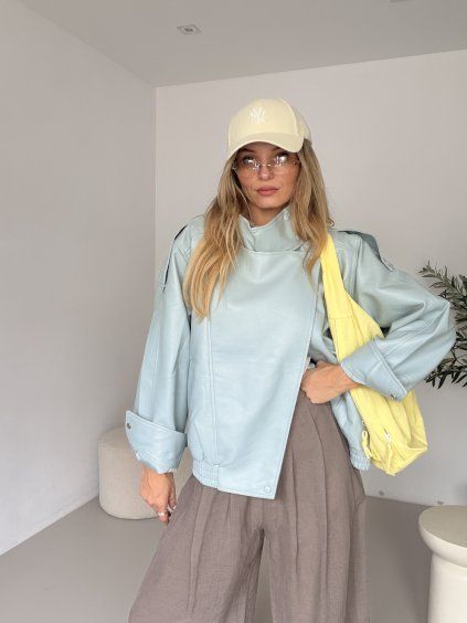 Oversize koženková bunda JACKIE pastelově modrá