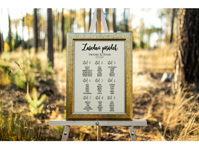 001 A3 devět stolů smetana