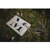 Svatební fotoalbum #monogram  Monogram příjmení v pozadí