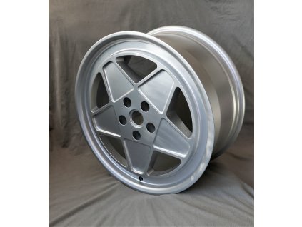 MAXILITE TR 8,5x18 5x108 ET26 stříbrná