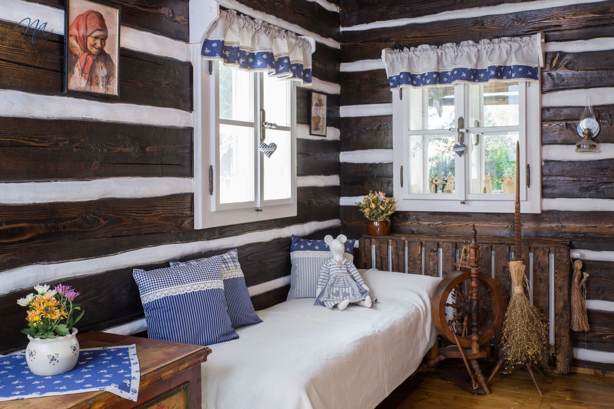 Kanafas v interiéru – tradiční látka na chalupu