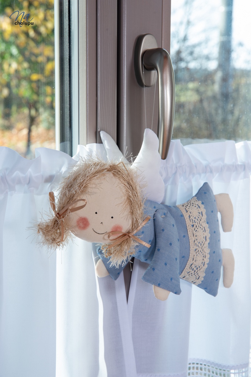 andelka_pomnenkovy_kanafas_puntiky_090