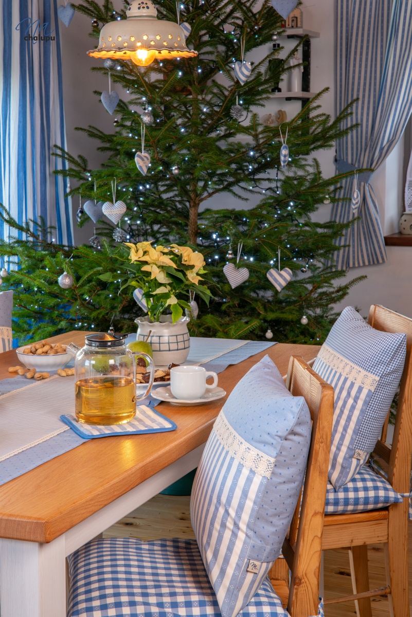 behoun_puntiky-prouzky_polstare_svetle_modra-pomnenkova_135