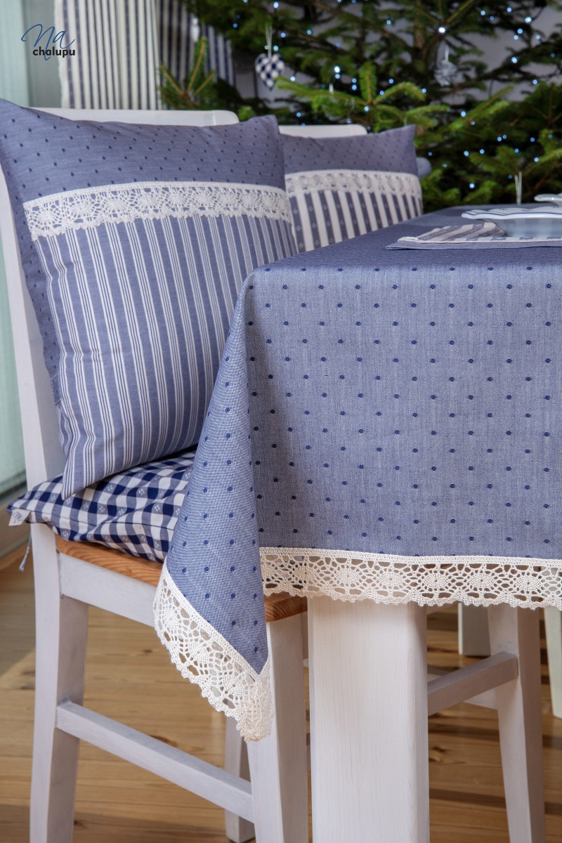 ubrus_puntiky_krajka_tmave_modry_kanafas_007