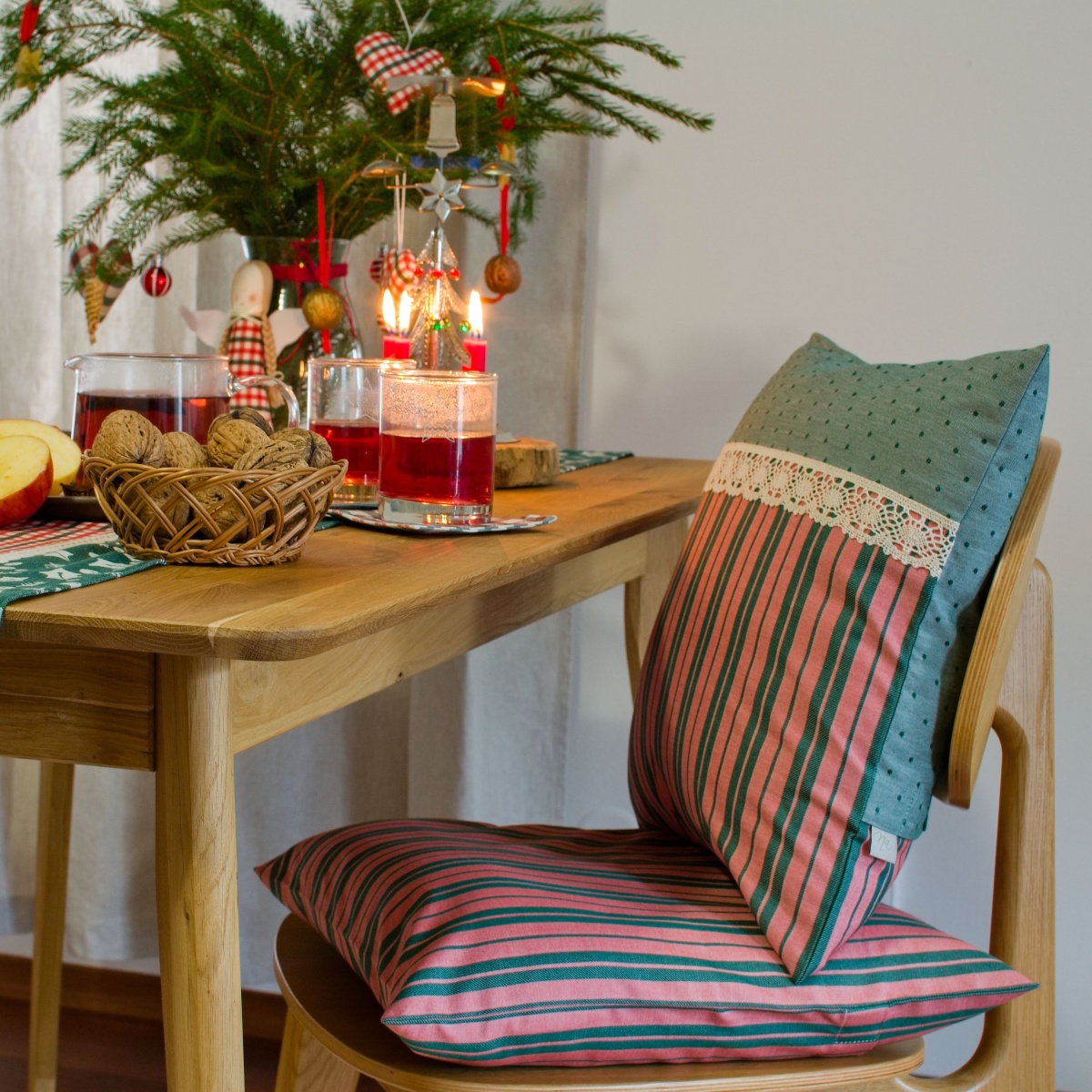 polstarek_vanocni_cerveno-zeleny_kanafas_DSC_0138