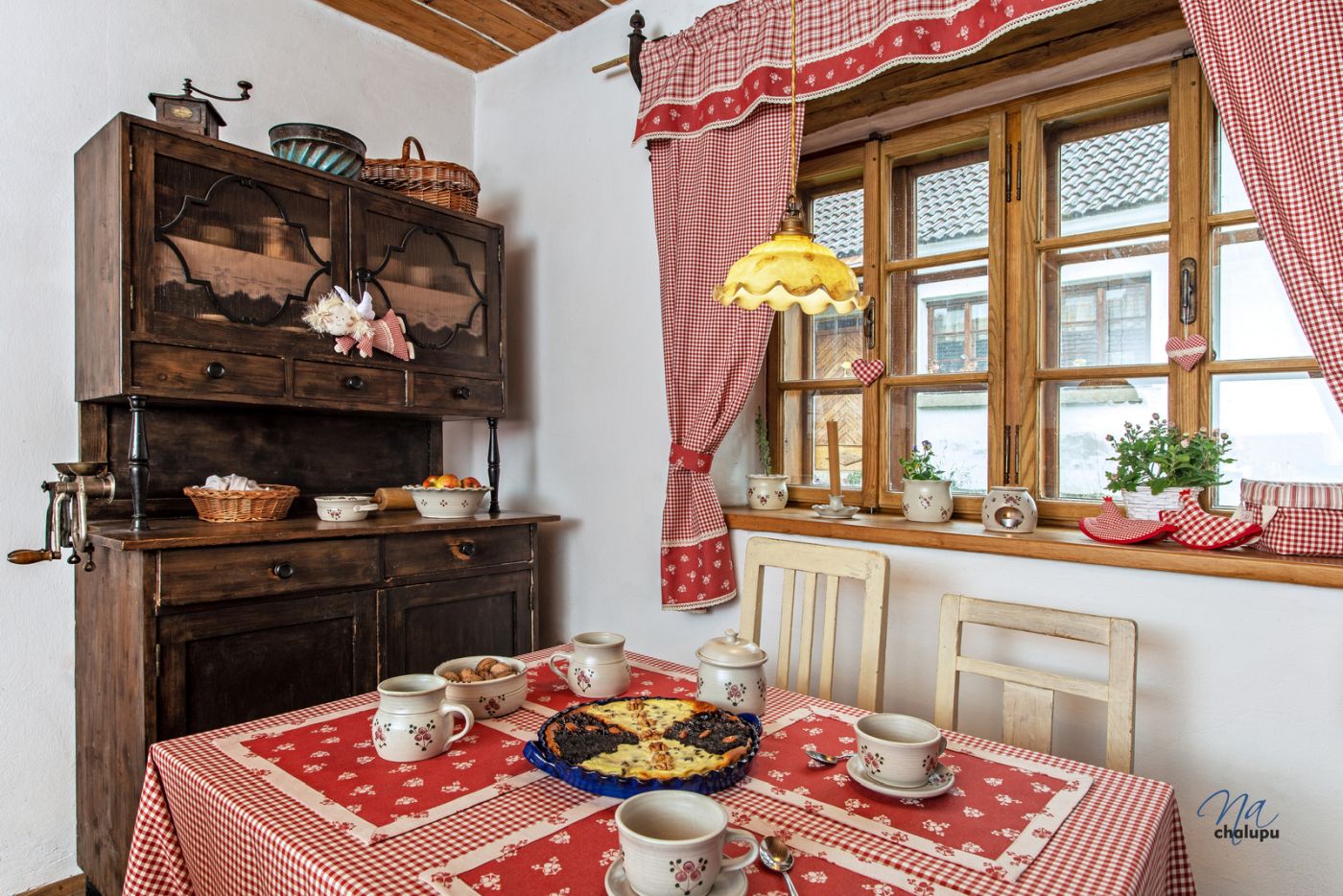 cerveny_kanafas_keramika_cervenka_na-chalupu