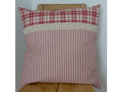Polštářek 50x50cm z červeného kanafasu s krajkou na knoflíčky