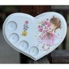 Srdcový svícen „Holčička s květinami“
