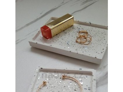 tácek zrcadlo 2b 002