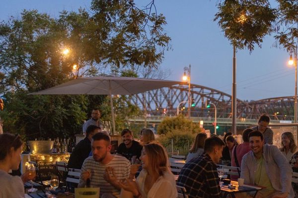 Červenec a srpen – Živá hudba – Výtoň