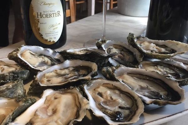 Ústřice, kaviár a šampaňské v Dejvicích