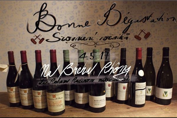 Degustace různých ročníků vybraných vín