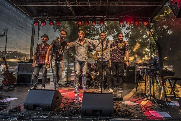 Živá hudba na Francouzské