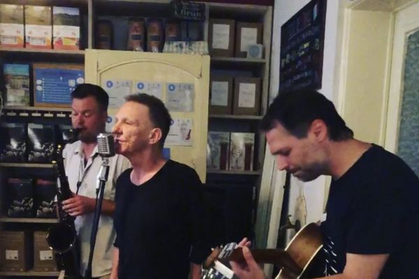 23/9 – Výtoň – živá hudba – Garry Hobson (UK)