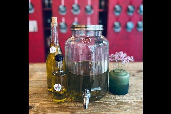 Stáčený olej na Komunardů