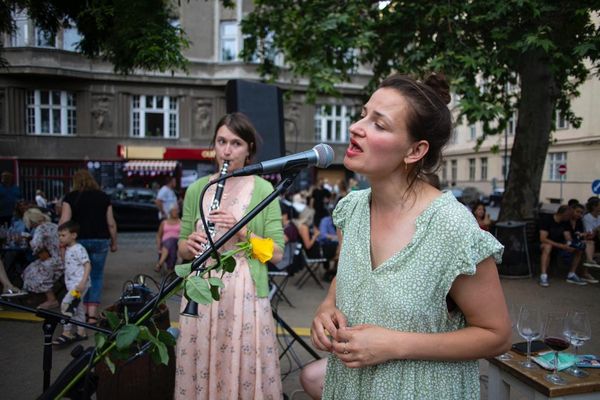 21/6  – Živá hudba – Puškinovo náměstí