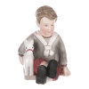 Chlapec držící koníka, polyresin AND302-S