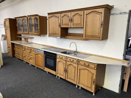 Rustikální kuchyně - dub - zánovní