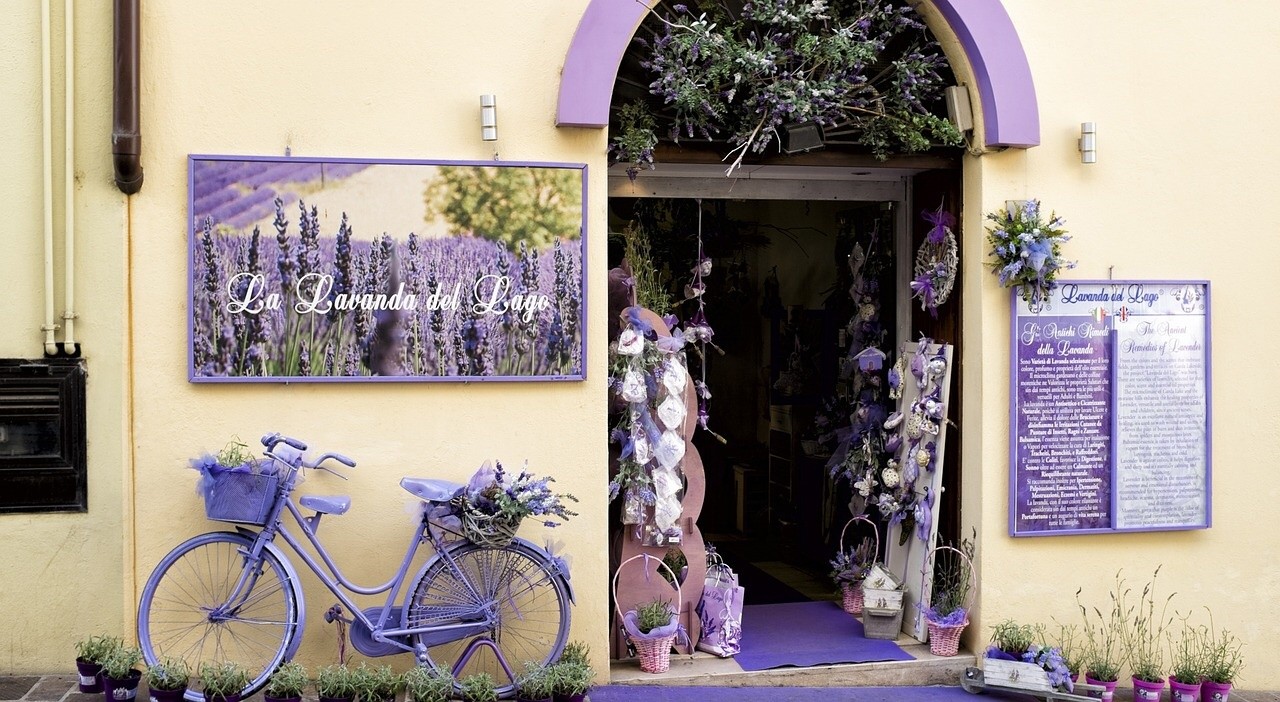 Nábytek Provence a bydlení ve stylu francouzský venkov.