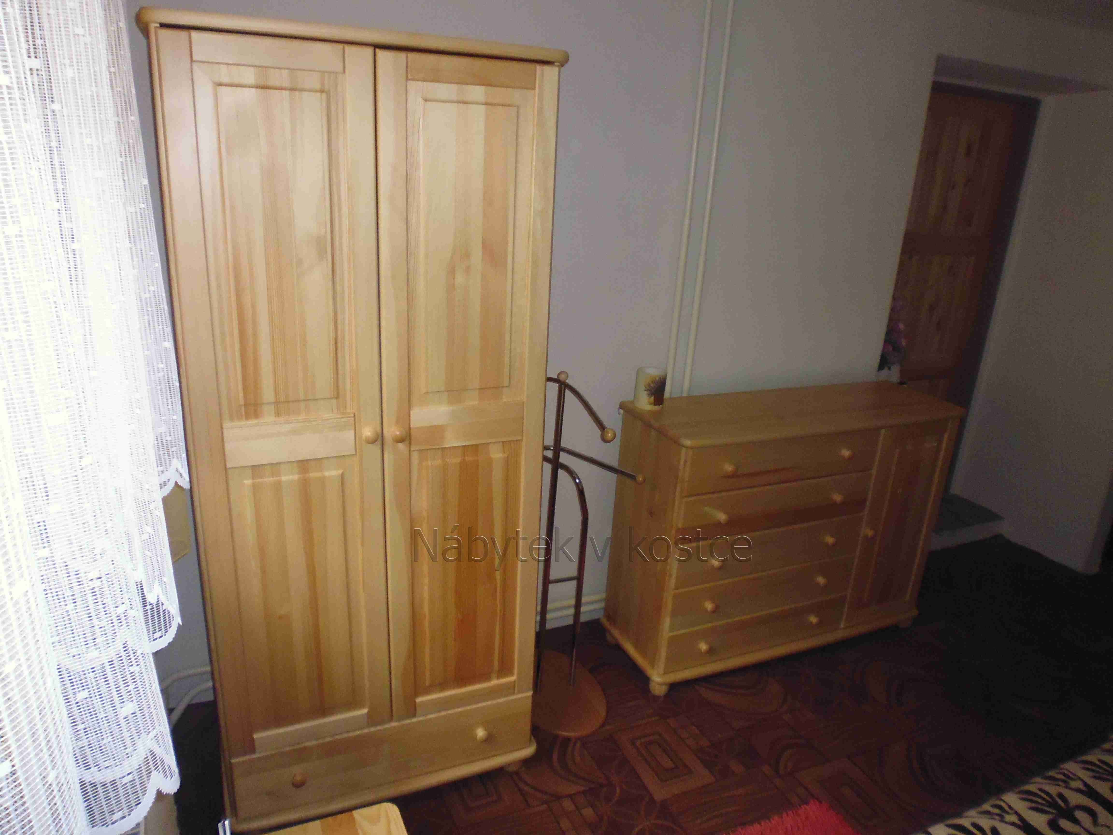 Komody a skříně z masívu KLasik