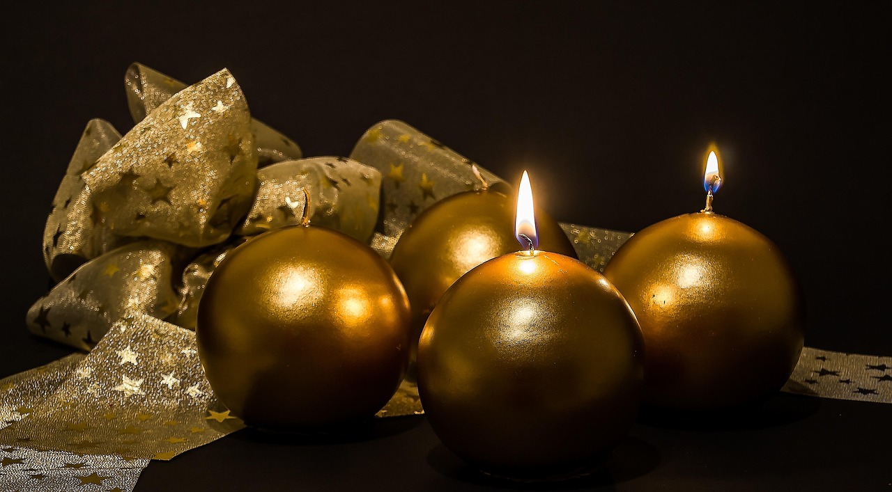 Záře druhé adventní svíce: Bronzová neděle v našich domovech