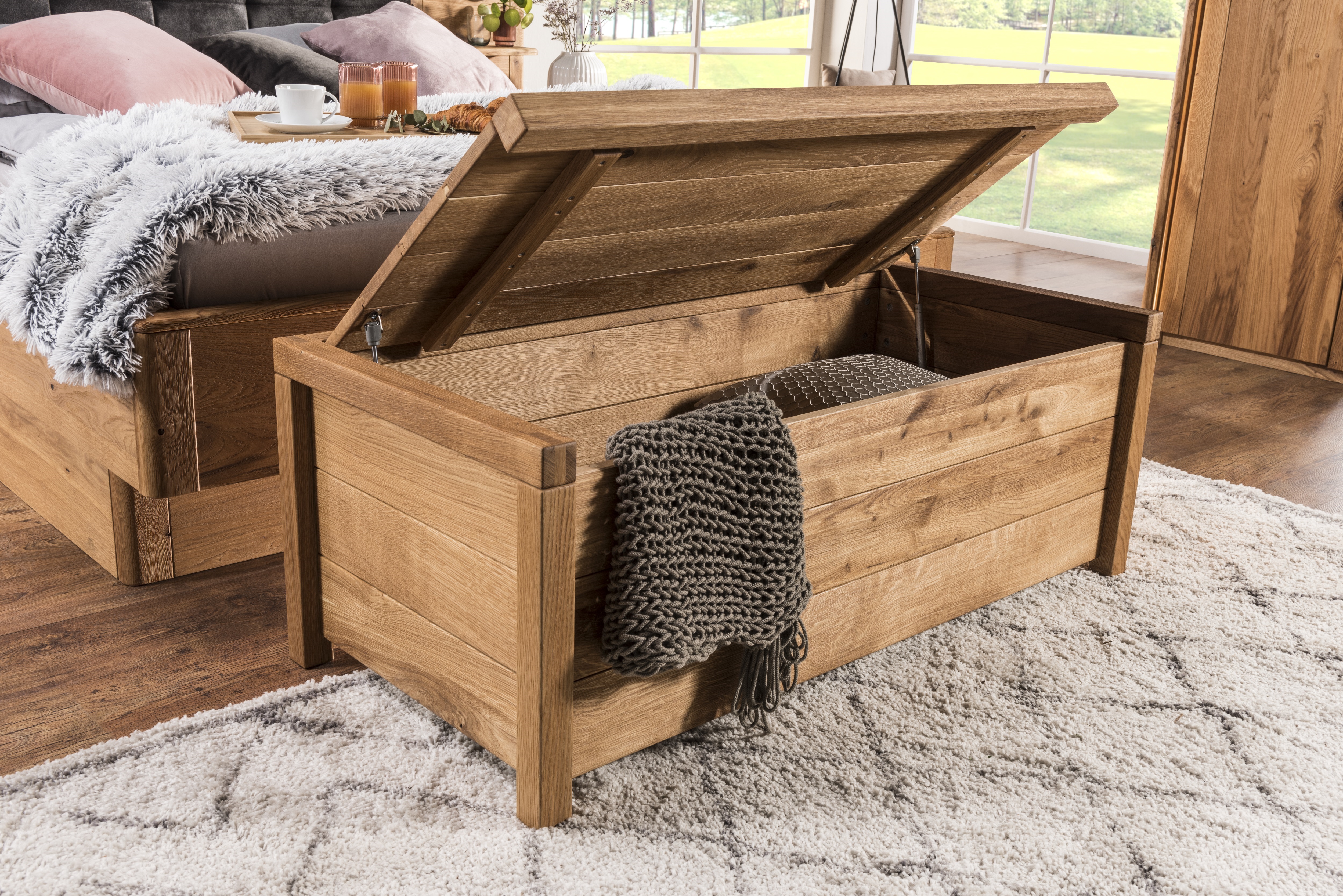 Rustikální truhly: Pouto k minulosti sloužící současnosti