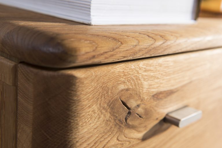 Udržitelnost na prvním místě: Proč vsadit na nábytek z přírodních materiálů?