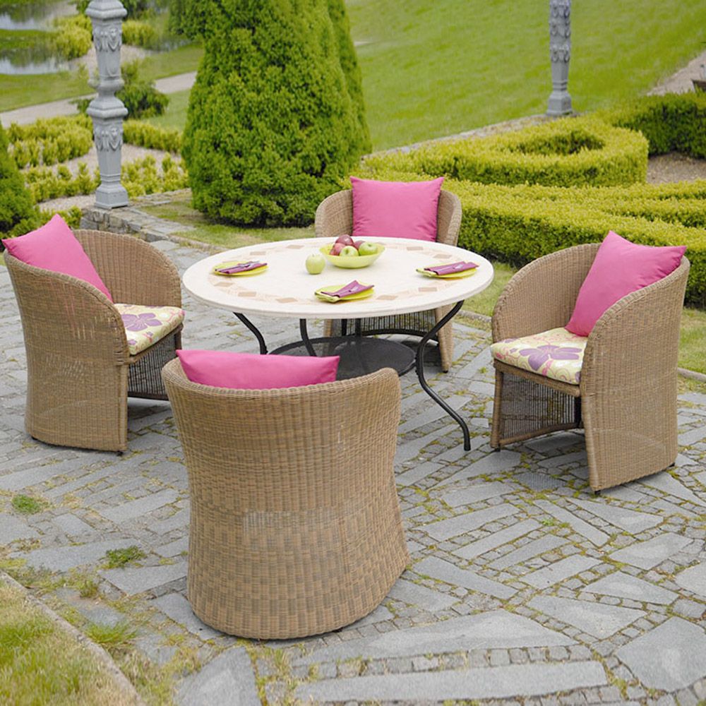 Zahradní nábytek pro krásné letní dny