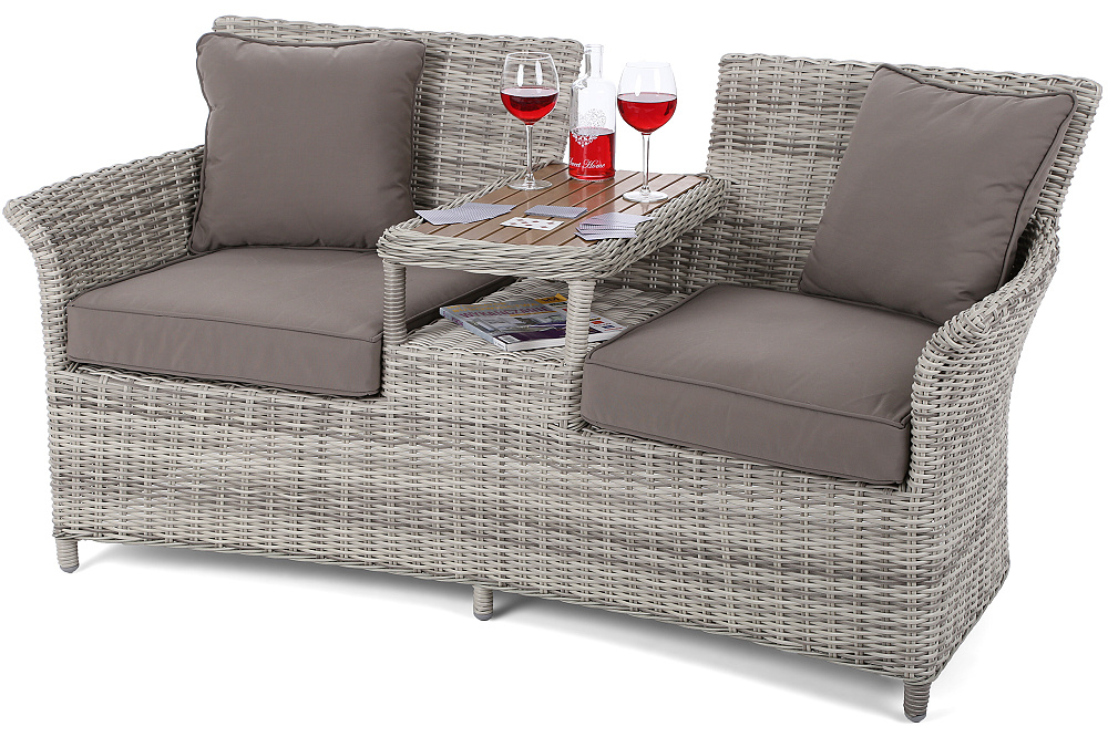 Jak vybavit balkon balkonovým nábytkem: Tipy pro pohodlný a stylový venkovní prostor