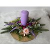 Adventní svícen v levandulových tónech s růží a zlatými detaily