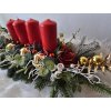 Adventní dekorace se 4 červenými svícemi – červeno-zlatá vánoční aranže