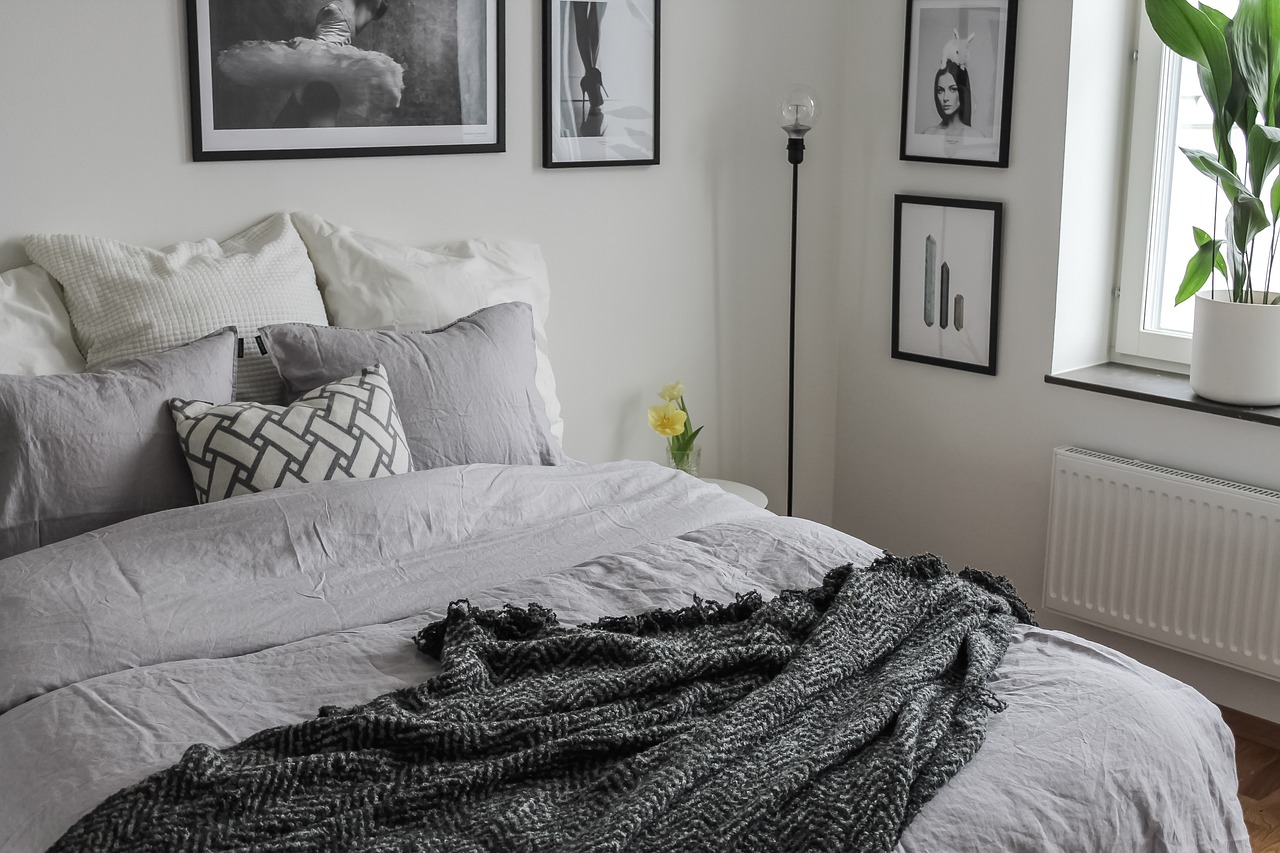 bedroom-4859981_1280