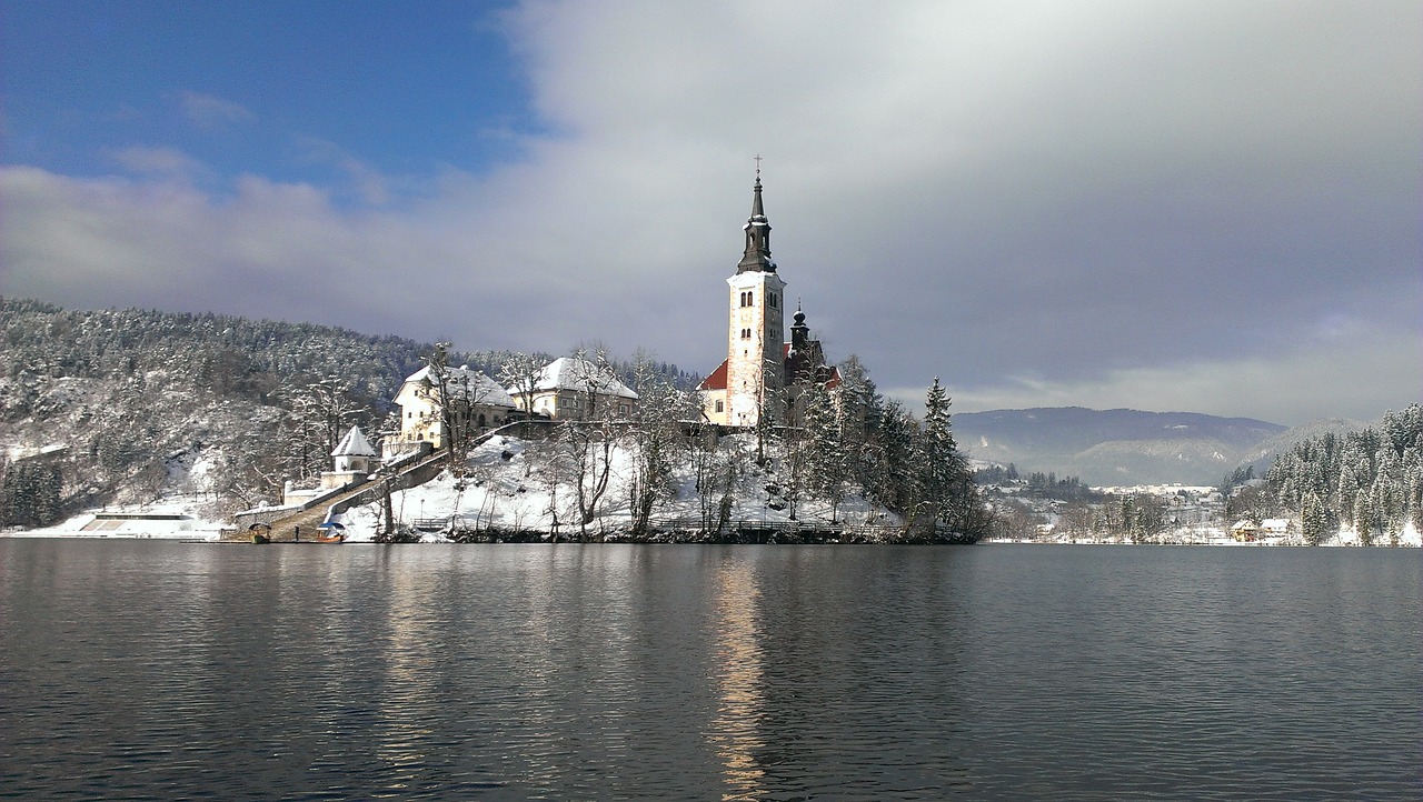 lake-bled-2711848_1280
