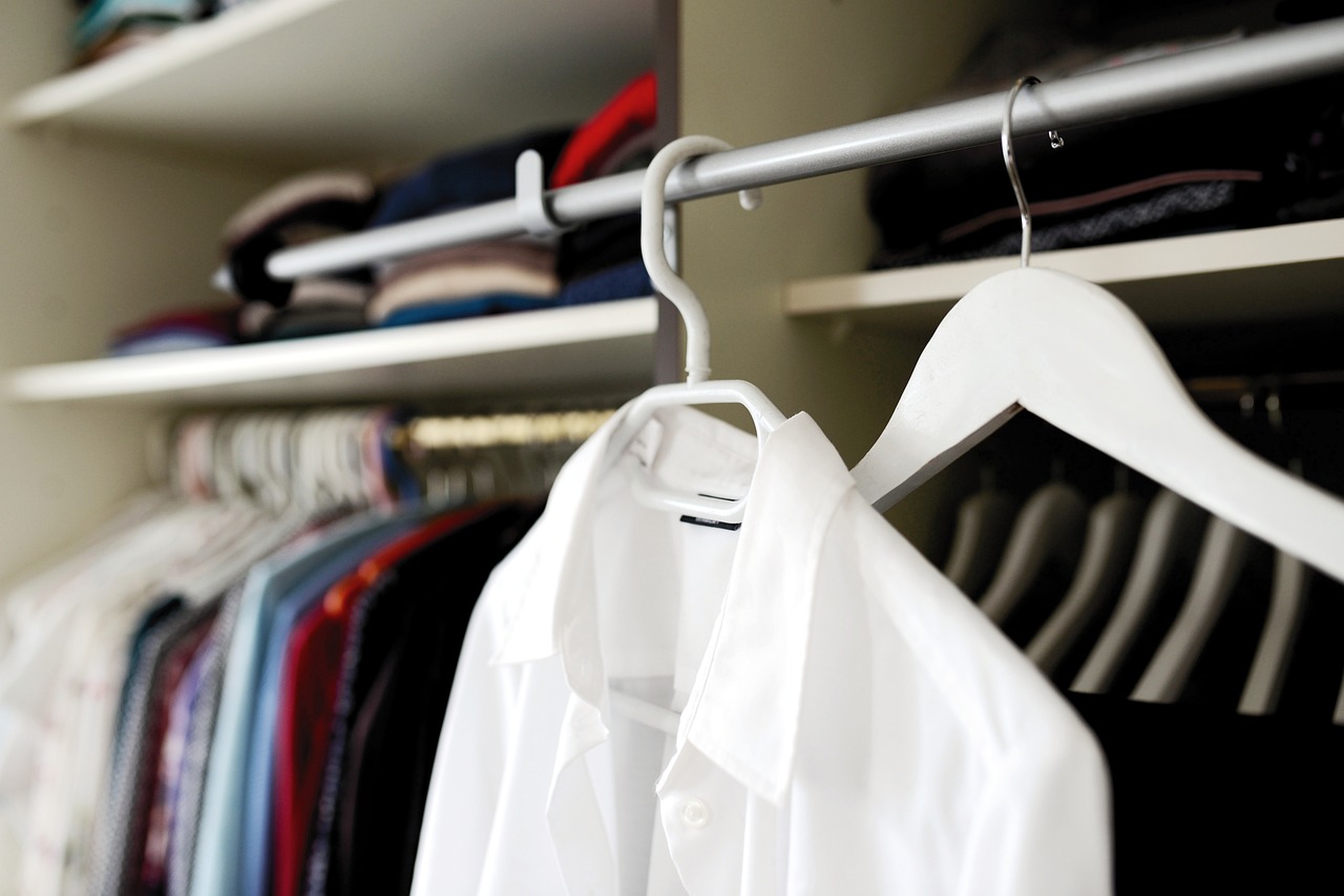 wardrobe-5961193_1280