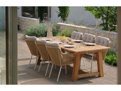 zahradní jídelní set s teakovým stolem