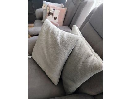 Polštářek světle šedobéžový 50 x 50 cm