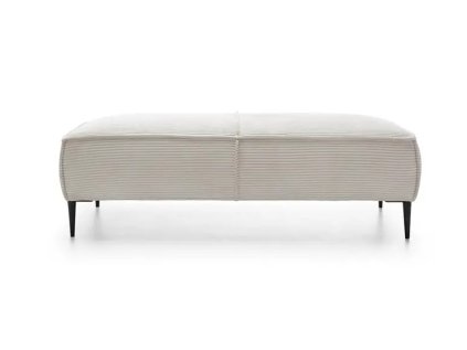 Taburet ZAROLA světle béžový čalouněný taburet na černých kovových nohách v čelním studiovém záběru na bílém pozadí.