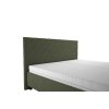 Čalouněná postel SYLVA v zeleném potahu, detail bočního pohledu na čelo a matraci na bílém pozadí.