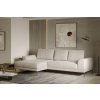 Světlá sedací souprava DORZA Roh v obývacím pokoji, čelní pohled
