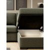 Rozkládací sedačka LILLY SOFA s otevřenou částí, ukázka úložného prostoru pod sedákem